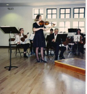  lisa fong playing the violin