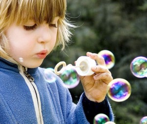 child-with-bubbles