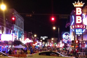 beale street at night memphis