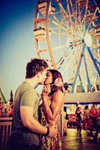 ferris wheel couple kissing candy