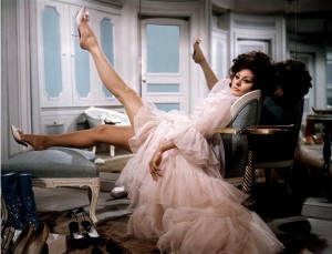 Sophia-Loren-from-the-movie-Arabesque-1966.