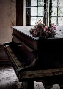 old piano roses