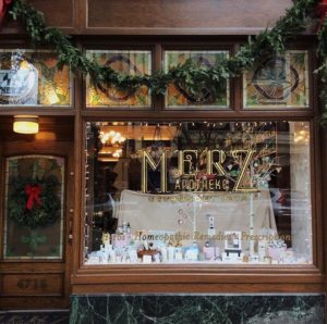 merz-apothecary-4716-n-lincoln-ave-christmas-window-shop-small