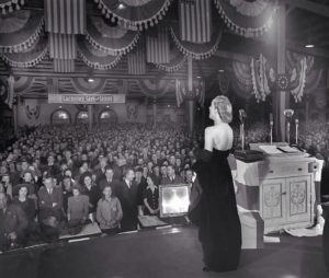 carole-lombard-on-stage-selling-war-bonds