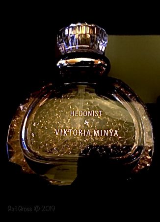 Viktoria Minya Hedonist perfume review