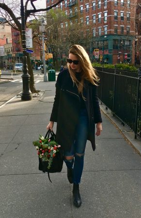  Mackenzie Reilly Finding flowers in NYC's West Village