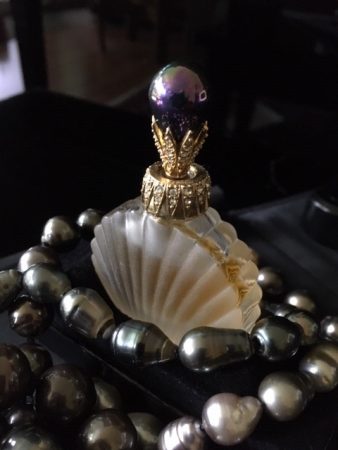 Elizabeth Taylor Black Pearls Perfume review