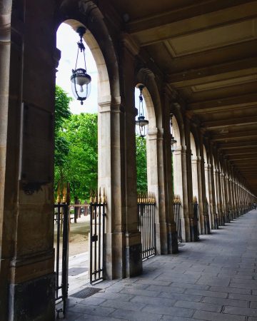 Salon de Palais Royal voûtes and Buren columns