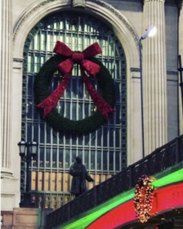 2020 Holiday Wreath at Grand Central Station