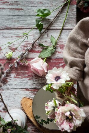 Take a floral arranging class on Galantine's Day
