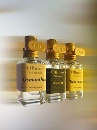 Olibanum-Osmanthus-Tubereuse-and-Sacra-338x450 تقييمات زيت أوسمانثوس، توبيريوز، ساكرا والعود