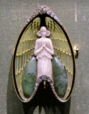 Lalique brooch